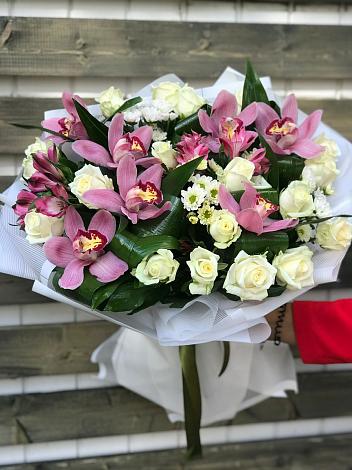 Букет цветов из: Розы и Хризантемы в Александровской Краснодарского края