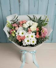 Букет цветов из:  Розы, Лизиантусы и Хризантемы в Александровской Краснодарского края