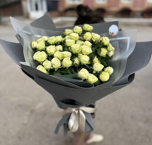 Букет Белые кустовые розы Солинеро в Александровской Краснодарского края