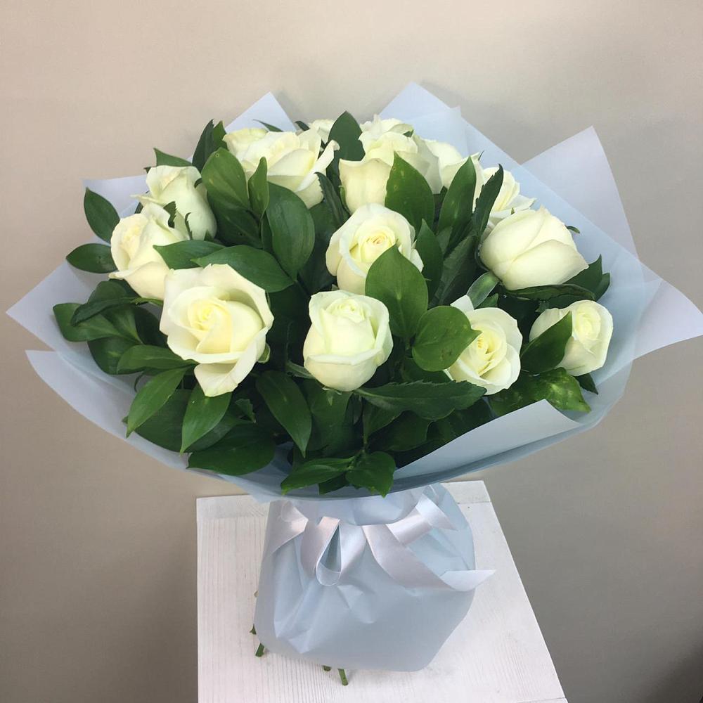 15 Белых роз Проуд в Александровской Краснодарского края Букет 15 Белых роз Проуд в Александровской Краснодарского края