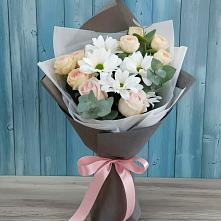 Букет цветов из:  Хризантемы и Розы в Александровской Краснодарского края