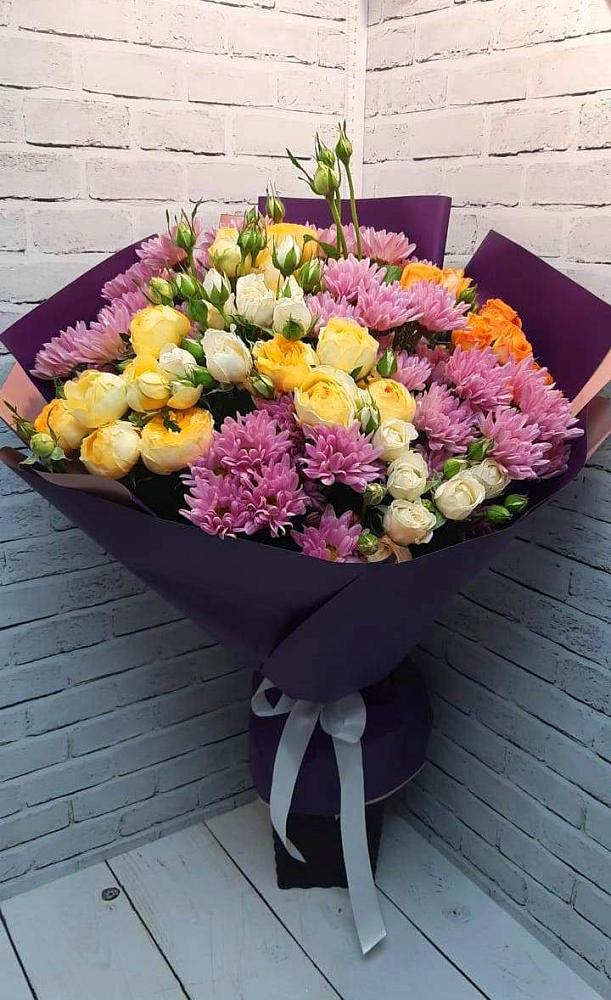 Букет цветов из: Хризантемы и Розы в Александровской Краснодарского края
