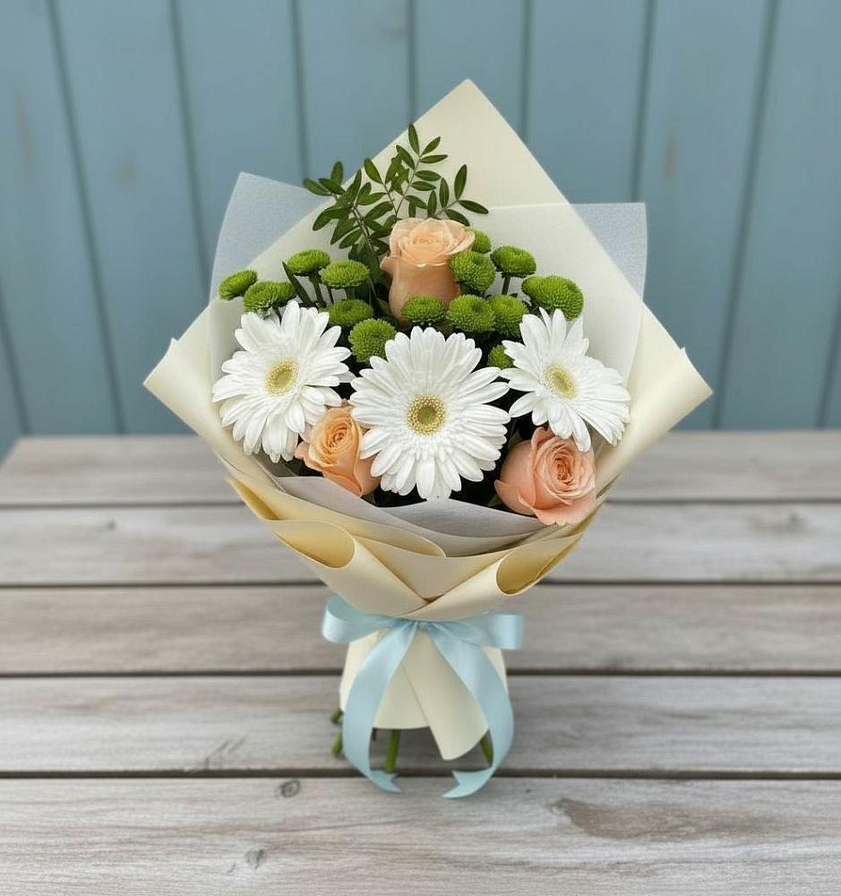 Букет герберы и розы в Александровской Краснодарского края Букет цветов из: Герберы, Розы и Хризантемы в Александровской Краснодарского края