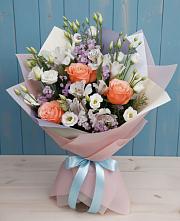 Букет цветов из:  Лизиантусы, Розы, Альстромерии и Гипсофила в Александровской Краснодарского края