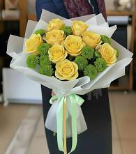 Букет сочно-зеленый в Александровской Краснодарского края Букет цветов из:  Хризантемы и Розы в Александровской Краснодарского края