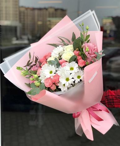 Букет цветов из: Розы, Лизиантусы и Хризантемы в Александровской Краснодарского края